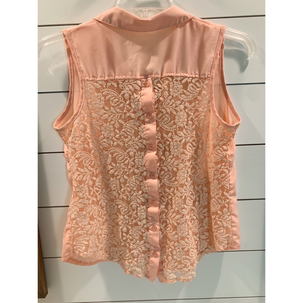 Sleeveless button-up top with LACE backing, M